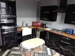 Inviting 3-bed Apartment in Swansea