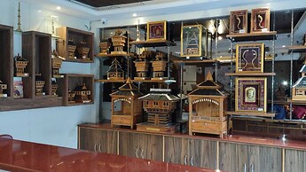 Mahesh Hotel & Restaurant