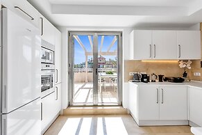 YOLO Spaces – Sotogrande Ocean View Penthouse