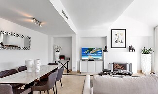 YOLO Spaces – Sotogrande Ocean View Penthouse