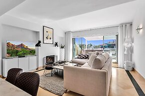 YOLO Spaces – Sotogrande Ocean View Penthouse