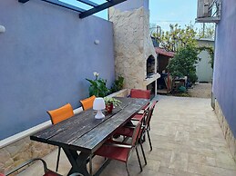 Kima Apartman With Garden for 6