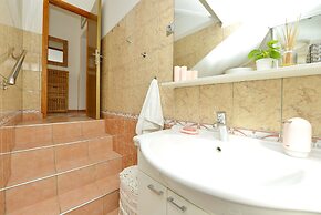 Kima Apartman With Garden for 6