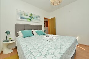 Kima Apartman With Garden for 6