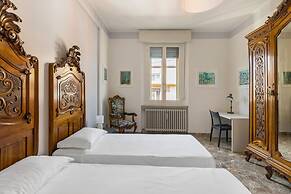 Irnerio Apts - Black Widow by Wonderful Italy