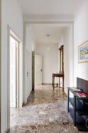 Irnerio Apts - Black Widow by Wonderful Italy