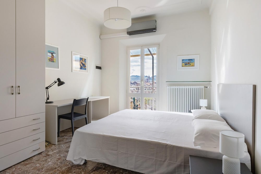 Irnerio Apts - Black Widow by Wonderful Italy