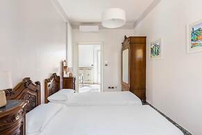 Irnerio Apts - Black Widow by Wonderful Italy