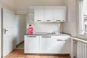 Irnerio Apts - Black Widow by Wonderful Italy