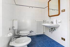 Irnerio Apts - Black Widow by Wonderful Italy
