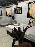 Las Rocas Village Ecohotel