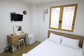 Hotel Ivory