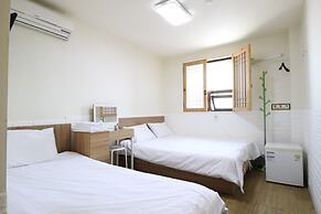 Hotel Ivory