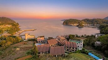 Geojedo Pilos Ocean View Pension