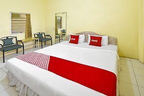 OYO 3722 Hotel Mutiara