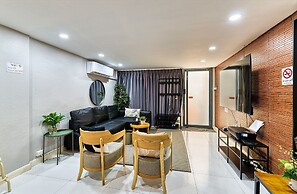 Bangkok Watergate Townhouse