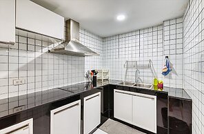 Bangkok Watergate Townhouse