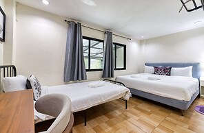 Bangkok Watergate Townhouse