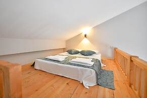 Red Moon Suites