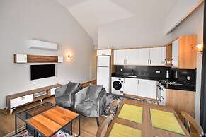 Red Moon Suites