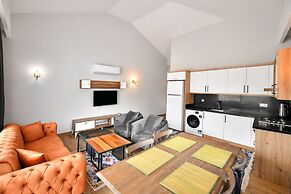 Red Moon Suites
