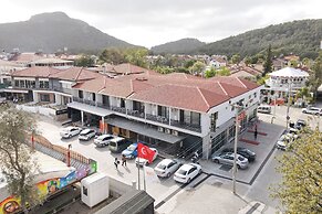 Red Moon Suites