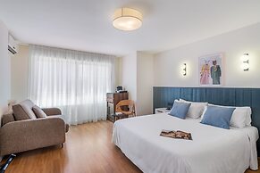 Granada Suites by Olala Homes