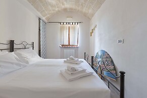 3279 Trullo Due Coni by Barbarhouse
