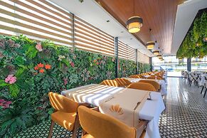 Elysium Deluxe Suites