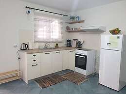Beachside Retreat - Sleeps 4, Terrace & Views