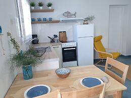 Beachside Retreat - Sleeps 4, Terrace & Views