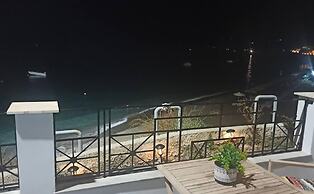 Beachside Retreat - Sleeps 4, Terrace & Views