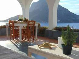 Apartment - Sleeps up to 10 & Beachfront Access