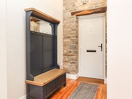 Adas Hideaway