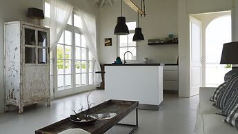 Whale Tails Island Suites & Villas