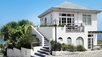 Whale Tails Island Suites & Villas