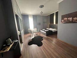 Lions Suit Hotel