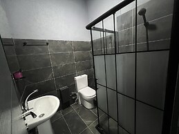Lions Suit Hotel