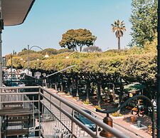 Four - Acanfora Suites