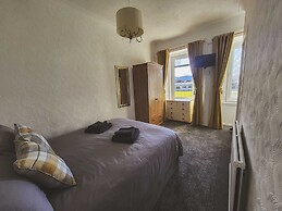 The Earn Hotel