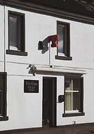 The Earn Hotel