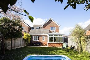 South Downs retreat house with parking
