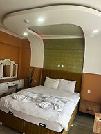 Cemre Suit
