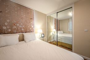 Boutique 1BR Apt with parking