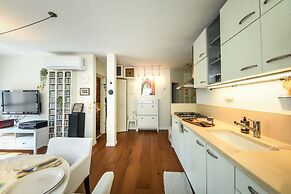 Boutique 1BR Apt with parking
