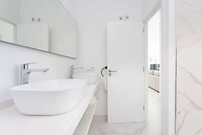 Crystal I Luxury Apartments