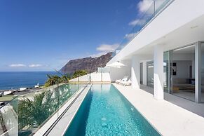 Crystal I Luxury Apartments