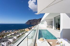 Crystal I Luxury Apartments