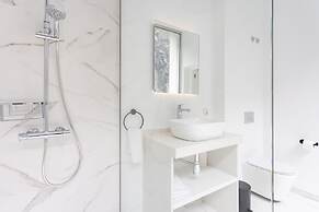 Crystal I Luxury Apartments