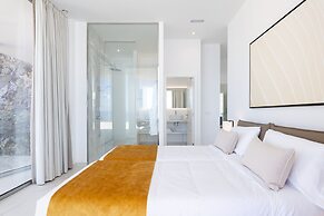 Crystal I Luxury Apartments